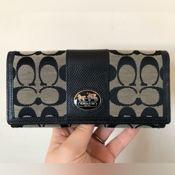 Coach Handbags - 🔷 Coach | Signature Canva Wallet